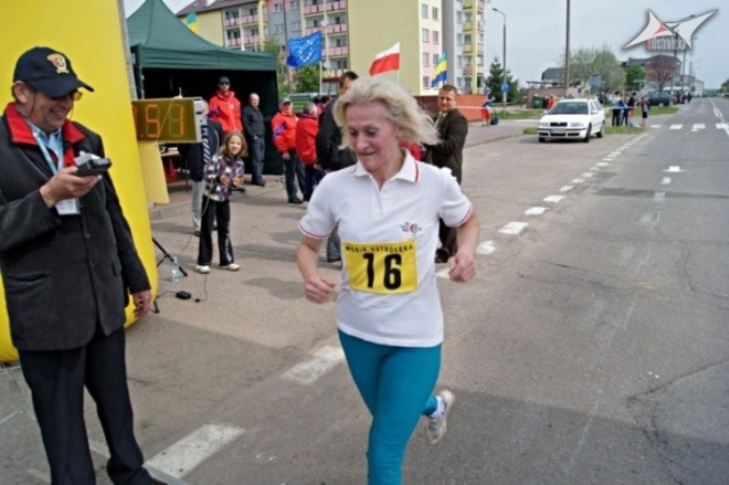 XVI Międzynarodowy Półmaraton Kurpiowski w Ostrołęce - PRZEDBIEGI (09.05.2010) - zdjęcie #45 - eOstroleka.pl